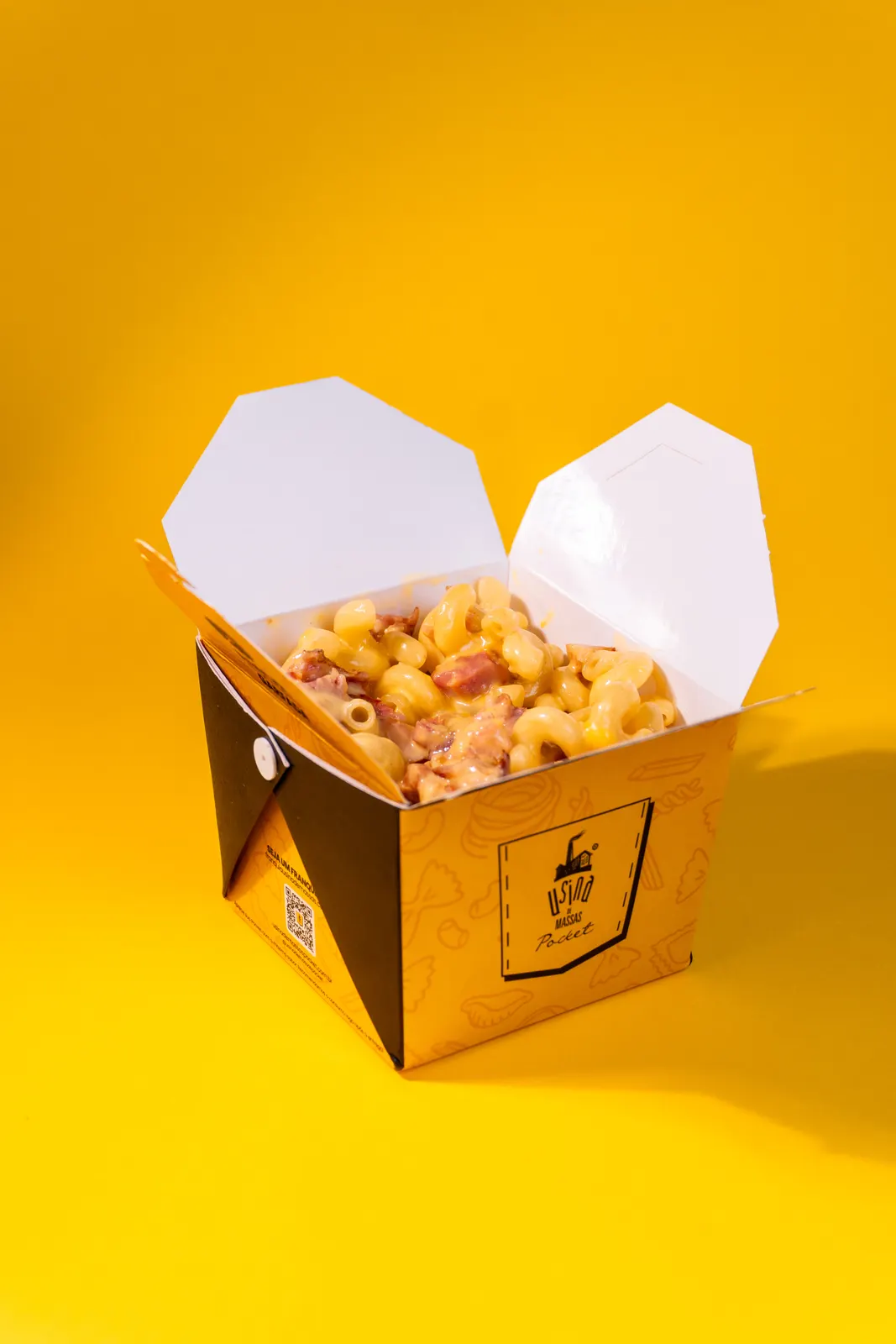 Macarrão com bacon da Usina de Massas pronto para entrega